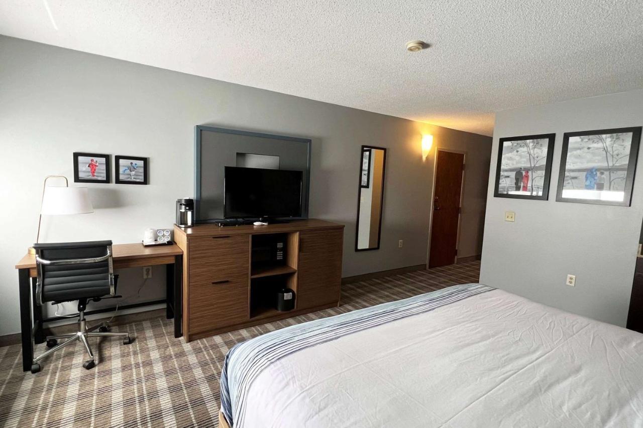 Americinn By Wyndham Marshfield Eksteriør bilde